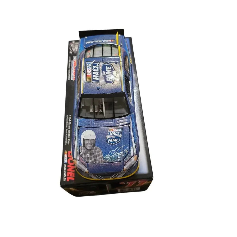 Lee Petty #11 NASCAR Hall of Fame 2011 Flashcoat 1:24 Diecast 1/574 Action